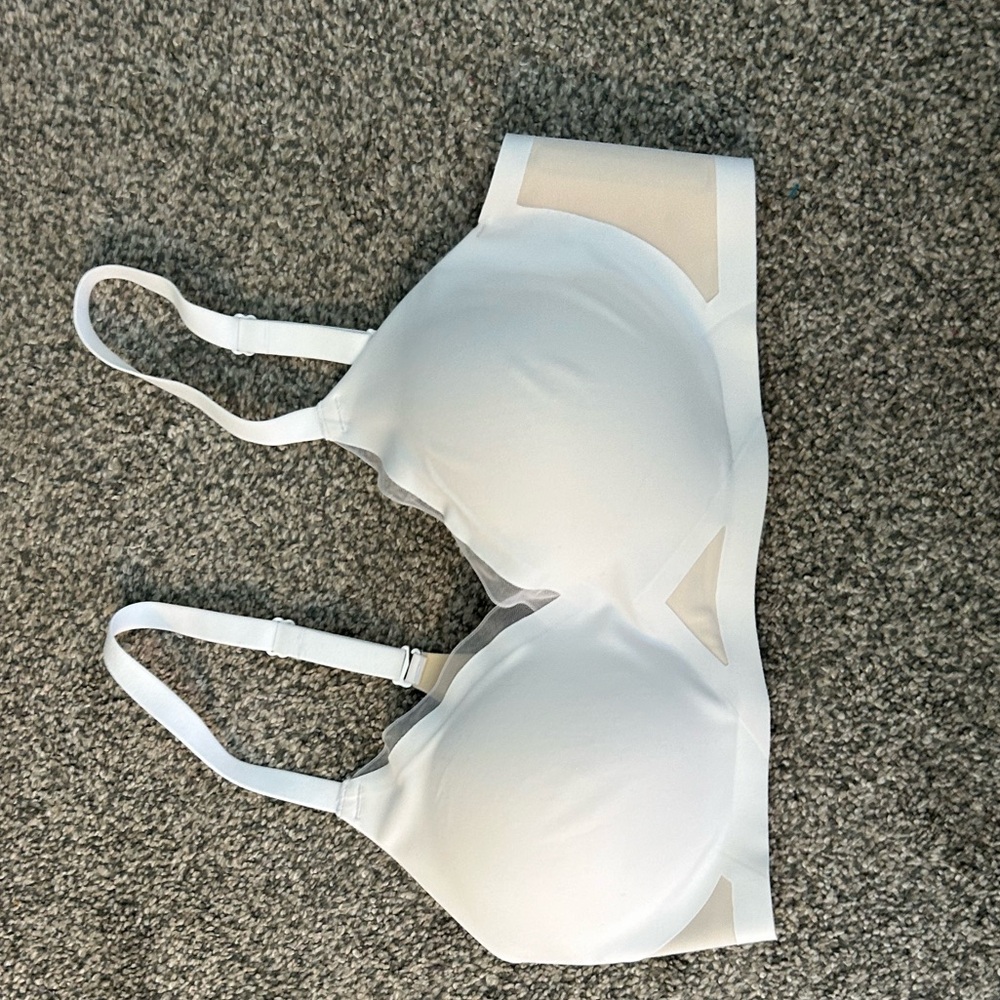 Brand new Underoutfit bra size large